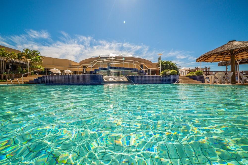 马布瑟玛斯度假大酒店 伊瓜苏 外观 照片 The swimming pool at the resort