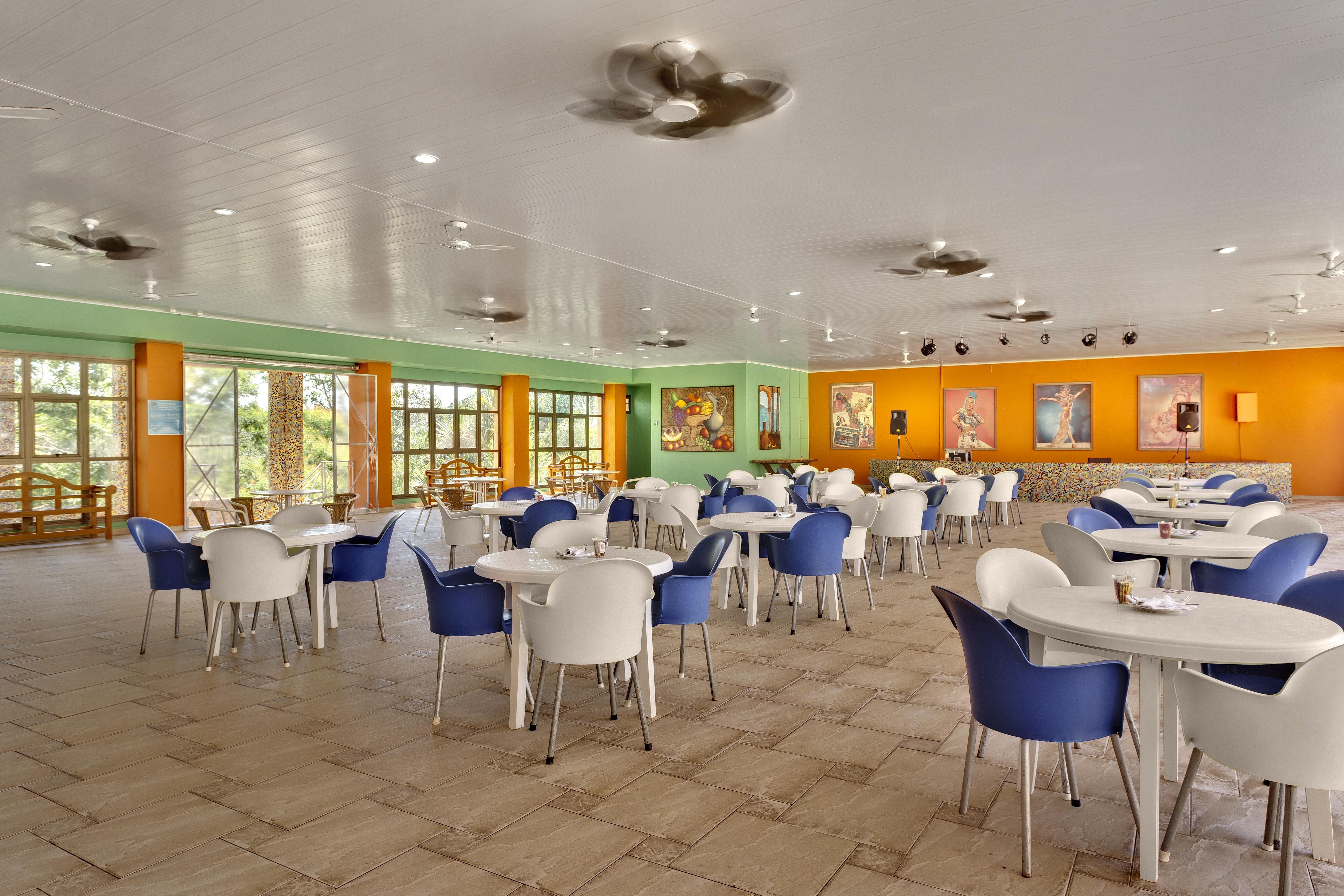 马布瑟玛斯度假大酒店 伊瓜苏 外观 照片 The dining room at the International School of Amsterdam