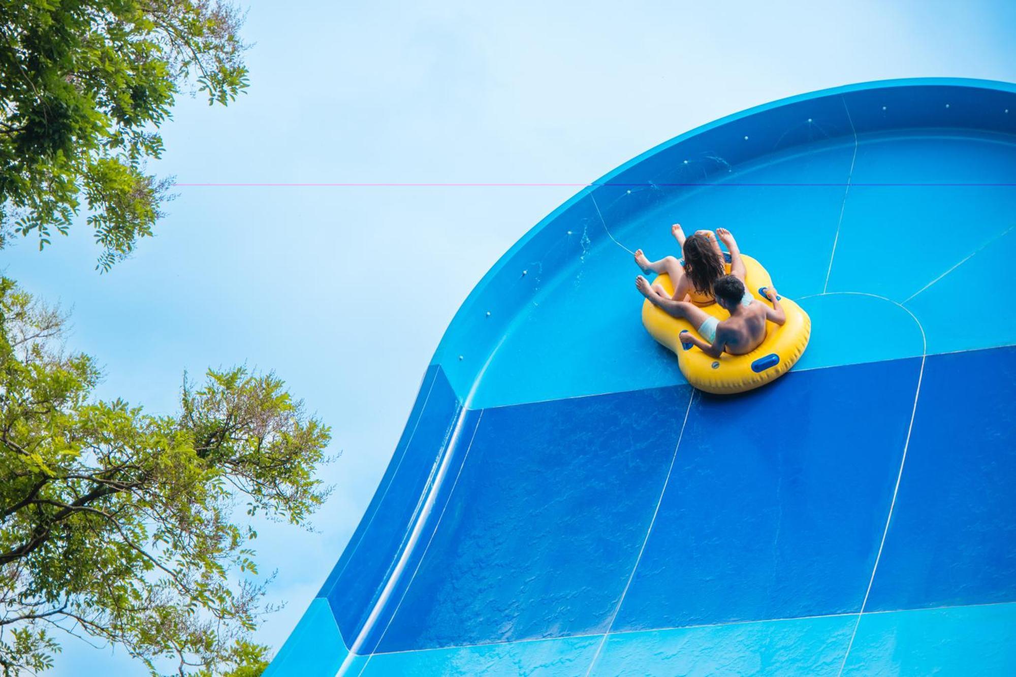 马布瑟玛斯度假大酒店 伊瓜苏 外观 照片 A person on a water slide